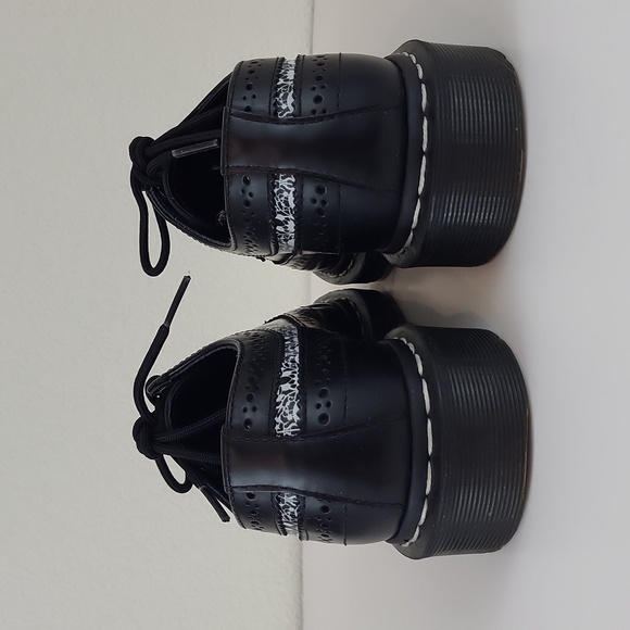 Dr Martens 3989 Lace Wingtip brogue in black Size EU 38 / US 7 - Picture 7 of 14